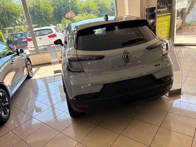 Renault Captur esprit Alpine full hybrid E-Tech 160 nuovo a ASIGLIANO VENETO