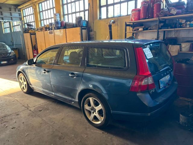 Volvo V70 2.4 D Momentum usato a ASIGLIANO VENETO