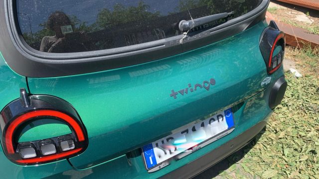 Renault Twingo Electric vendita solo con finanziamento - foto 3 di 6