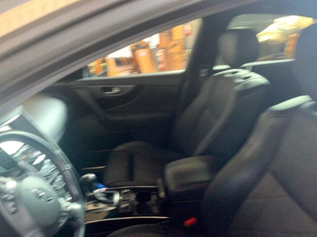 Infiniti Q30 q x 70 s - foto 4 di 4