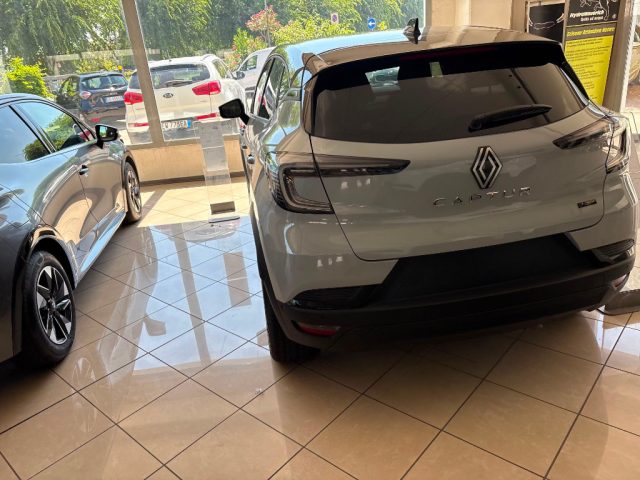 Renault Captur esprit Alpine full hybrid E-Tech 160 - foto 4 di 4