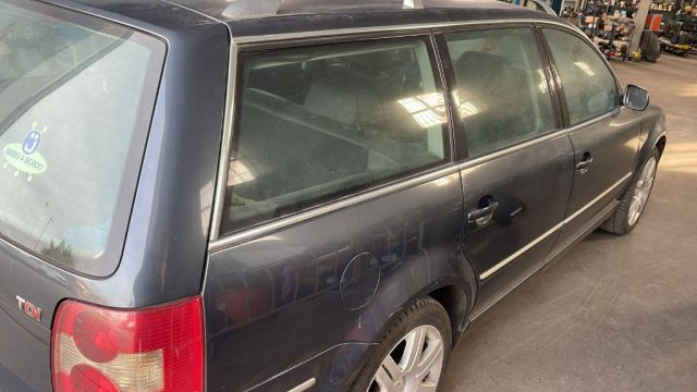 Volkswagen Passat 1.9 TDI/101 CV Var. Business, del 2004, 1.000 km, in vendita a Asigliano Veneto (VI)