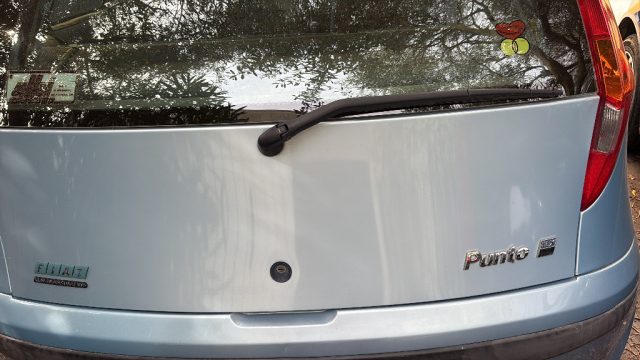 Fiat Punto 1.2i 16V cat 3 porte EL - foto 2 di 4