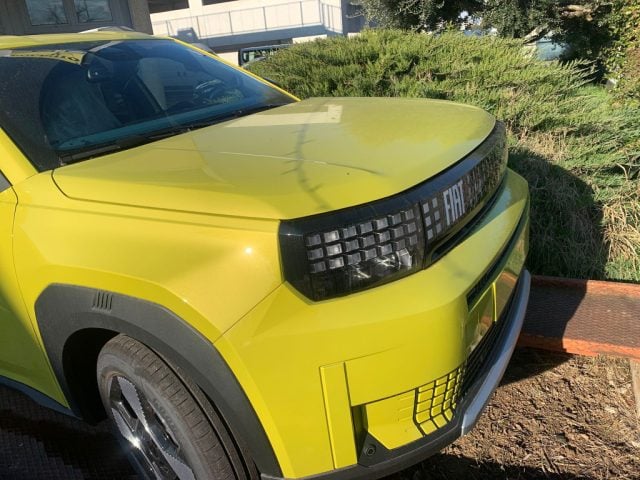 Fiat Panda Cross elettrica - foto 2 di 4