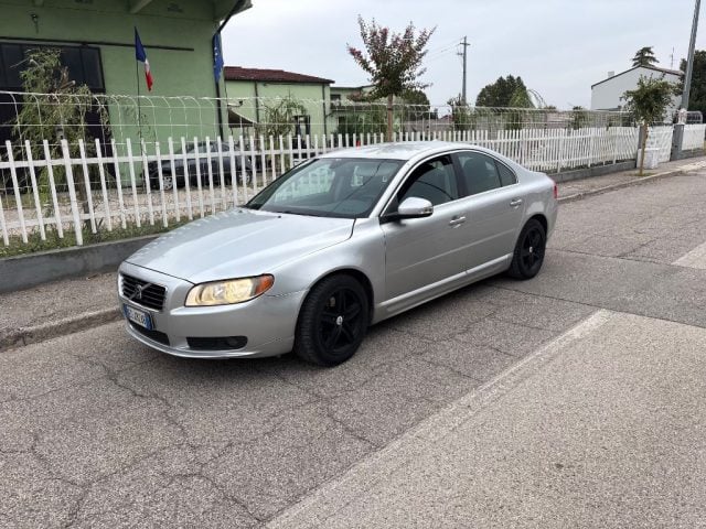 Volvo S80 D5 AWD Geartronic Executive, del 2011, 165.000 km, in vendita a Asigliano Veneto (VI)