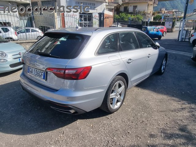 Audi A4 Avant 30 TDI/136 CV S tronic Business - foto 4 di 4