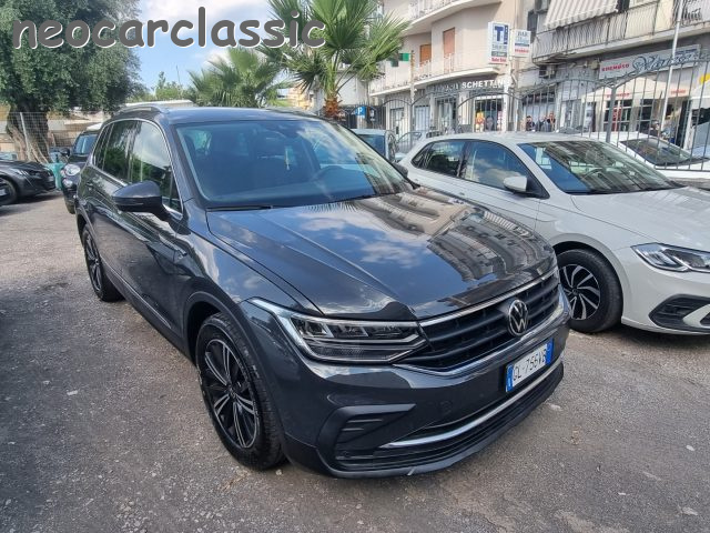 Volkswagen Tiguan 1.5 TSI ACT Life - foto 3 di 4