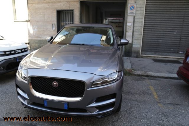 Jaguar F-Pace 2.0 D 180 CV AWD aut. Chequered Flag, del 2021, 97.000 km, in vendita a Torino (TO)