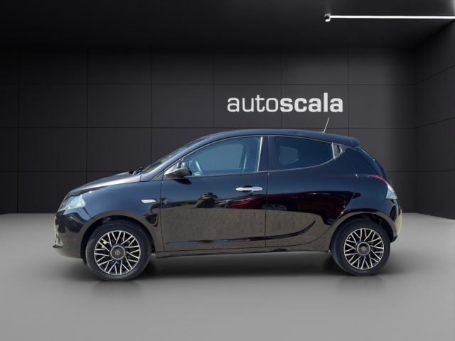Lancia Ypsilon 1.2 69 CV 5 porte GPL Ecochic Gold - foto 3 di 4