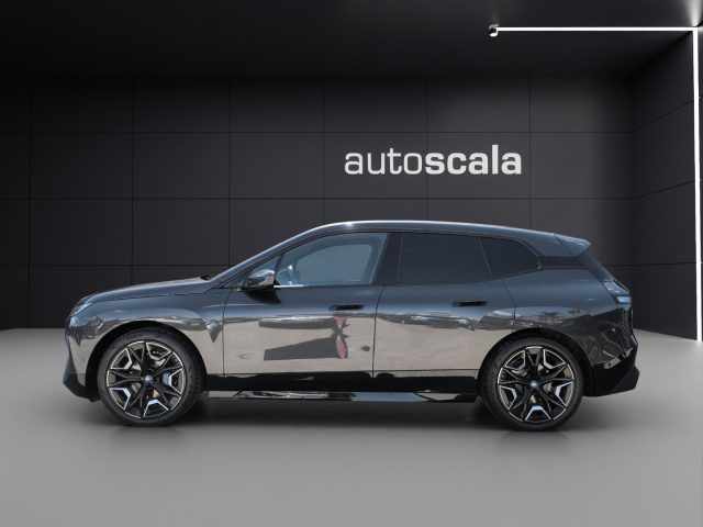 BMW iX xDrive40 Pacchetto Sportivo - foto 2 di 4