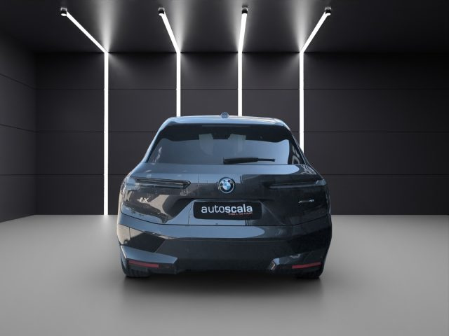 BMW iX xDrive40 Pacchetto Sportivo - foto 4 di 4