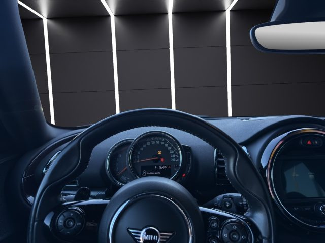 MINI Clubman 2.0 Cooper SD, del 2019, 43.076 km, in vendita a Napoli (NA)