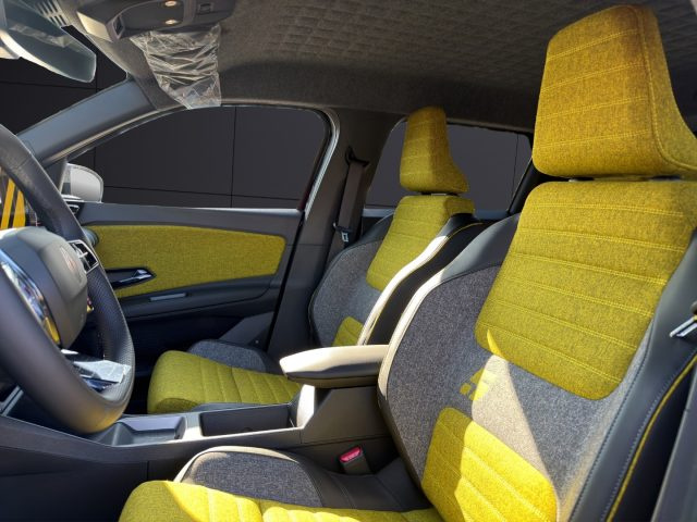 Renault R 5 5 E-Tech Electric 150 CV Comfort Range AC 11 Iconi nuovo a NAPOLI