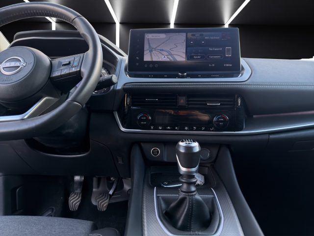 Nissan Qashqai MHEV 140 CV N-Connecta, del 2025, 14.916 km, in vendita a Napoli (NA)
