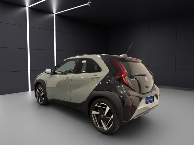 Toyota Aygo X 1.5 Hybrid 115 CV 5 porte Premium - foto 3 di 4