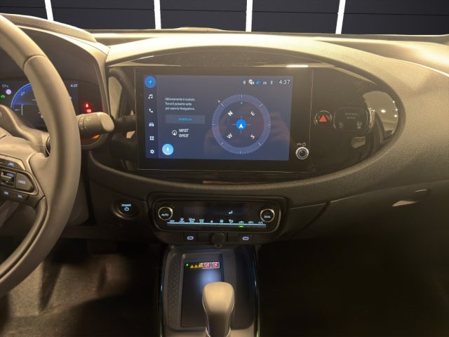 Toyota Aygo X 1.5 Hybrid 115 CV 5 porte Premium nuovo a NAPOLI