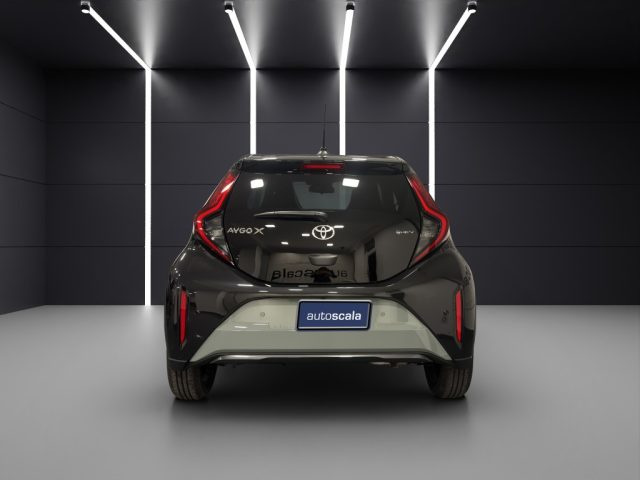 Toyota Aygo X 1.5 Hybrid 115 CV 5 porte Premium - foto 4 di 4