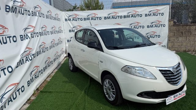 Lancia Ypsilon 0.9 BENZINA /METANO TwinAir 85 CV 5 porte Ecochic - foto 3 di 4
