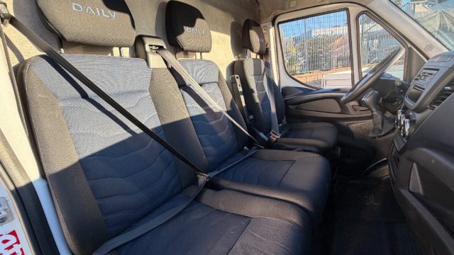 Iveco Daily CAMBIO AUTOMATICO 35S14 2.3 HPT PLM Cabinato usato a NAPOLI