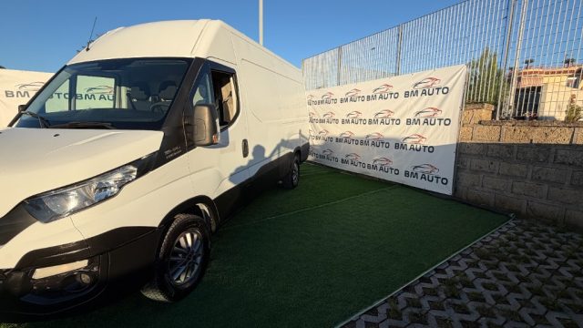 Iveco Daily CAMBIO AUTOMATICO 35S14 2.3 HPT PLM Cabinato usato a NAPOLI