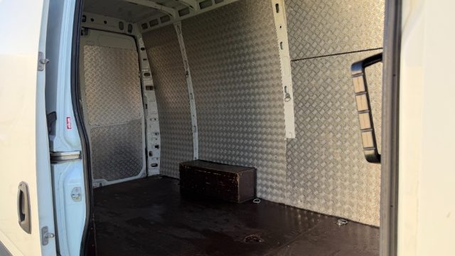 Iveco Daily CAMBIO AUTOMATICO 35S14 2.3 HPT PLM Cabinato - foto 4 di 4
