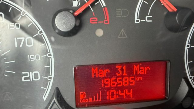 Fiat Doblo 7 POSTI 1.4 BENZINA E METANO 16V Natural Power usato a NAPOLI