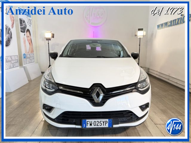 Renault Clio dCi 8V 90 CV 5 porte Moschino Intens - foto 2 di 4