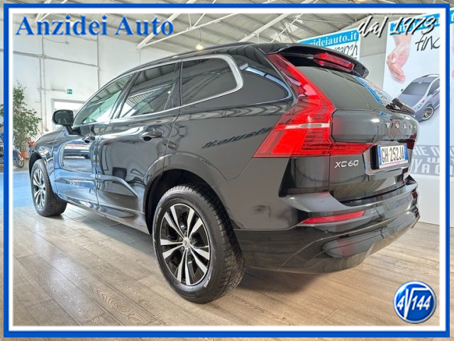 Volvo XC60 B4 (d) AWD Geartronic Momentum Pro - foto 4 di 4