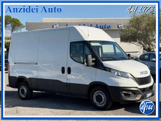 Iveco Daily 35S12 V 2.3 HPT L2H2 Furgone, del 2020, 88.900 km, in vendita a Roma (RM)