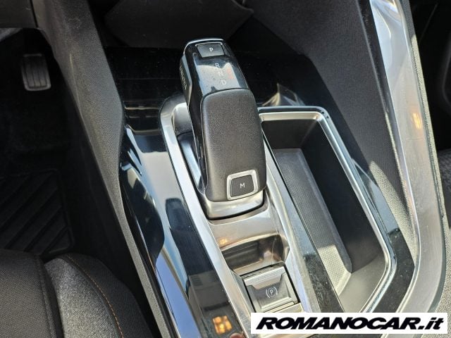 Peugeot 5008 BlueHDi 130 EAT8 Business NAVY 5P, del 2019, 83.221 km, in vendita a Foggia (CB)