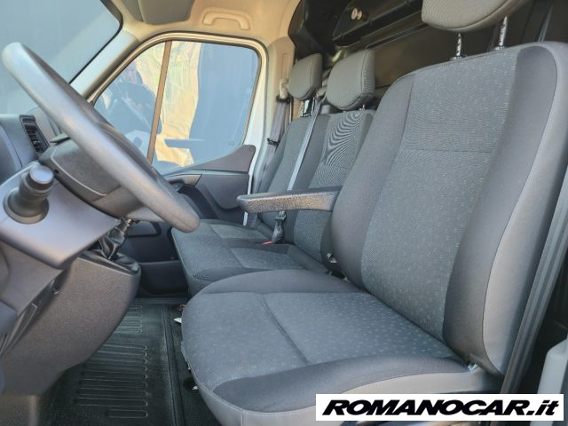 Opel Movano 35 2.3d 135CV L2-H2 40.000 KM. NAVY, del 2020, 40.221 km, in vendita a Foggia (CB)