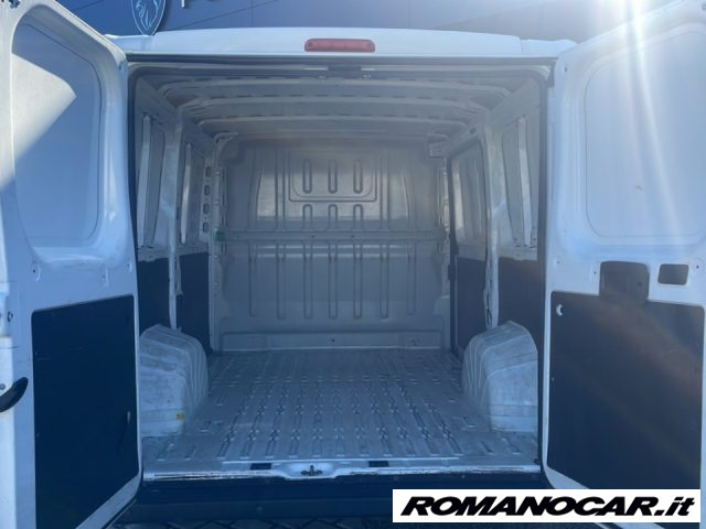 Peugeot Boxer 330 2.2 BlueHDi 140 S&S PC-TN Furgone usato a FOGGIA