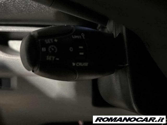 Toyota Proace 2.0D 122CV PL-TN Furgone Medium 4p.14q, del 2016, 238.200 km, in vendita a Foggia (CB)