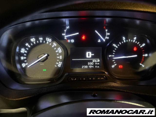 Toyota Proace 2.0D 122CV PL-TN Furgone Medium 4p.14q, del 2016, 238.200 km, in vendita a Foggia (CB)