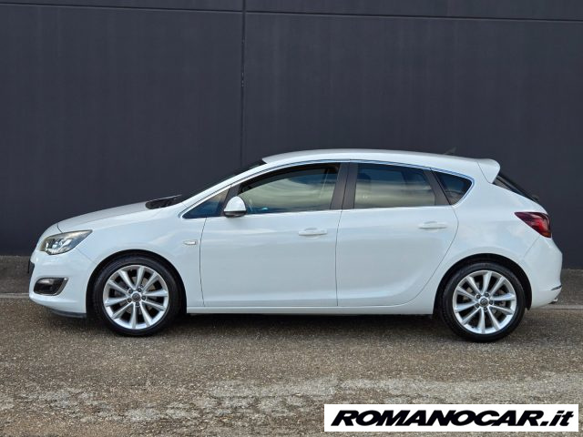 Opel Astra 2.0 CDTI 165 AT6 Cosmo NAVY unipro - foto 2 di 4