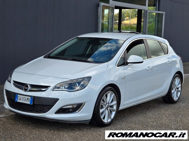 Opel Astra 2.0 CDTI 165 AT6 Cosmo NAVY unipro, del 2014, 104.221 km, in vendita a Foggia (CB)