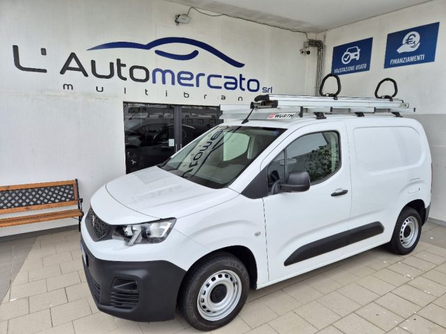 Peugeot Partner BlueHDi 100 S&S PC Furgone Pro usato a FRANCAVILLA FONTANA
