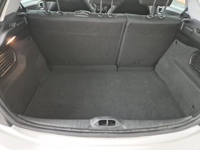 Peugeot 208 1.4 8V HDi 68CV 5p. Business, del 2015, 127.000 km, in vendita a Francavilla Fontana (BR)