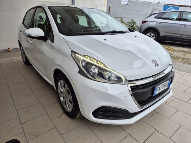Peugeot 208 1.4 8V HDi 68CV 5p. Business - foto 2 di 4