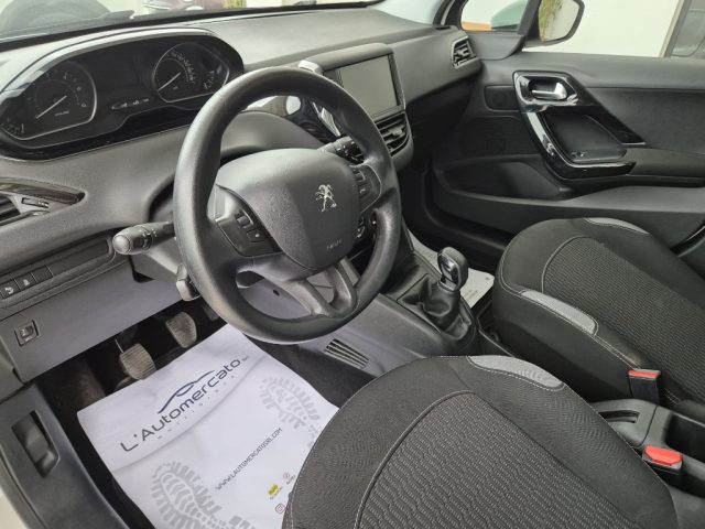 Peugeot 208 1.4 8V HDi 68CV 5p. Business, del 2015, 127.000 km, in vendita a Francavilla Fontana (BR)