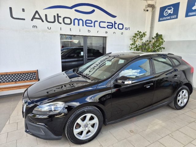 Volvo V40 Cross Country D2 Business, del 2016, 175.000 km, in vendita a Francavilla Fontana (BR)