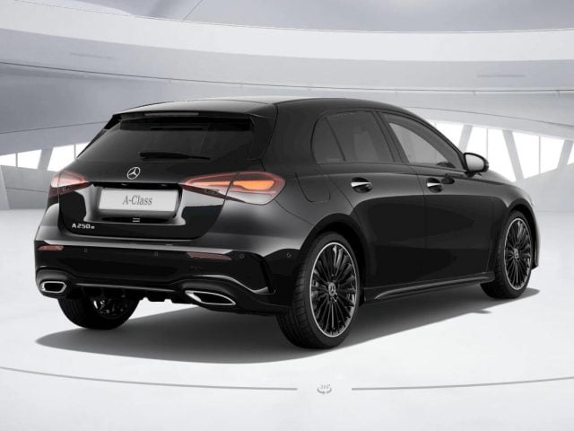 Mercedes-Benz A 250 e Plug-in hybrid Automatic - foto 3 di 4