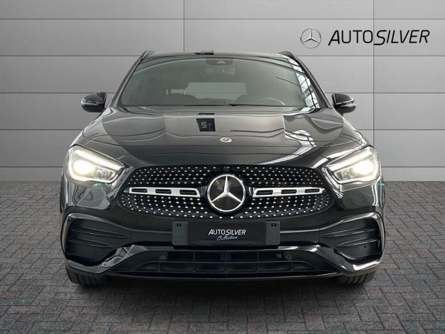 Mercedes-Benz GLA 200 d Automatic Premium - foto 3 di 4
