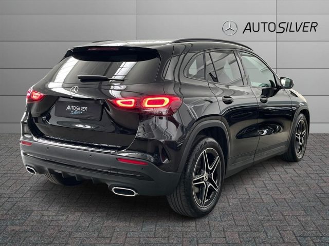 Mercedes-Benz GLA 200 d Automatic Premium - foto 2 di 4
