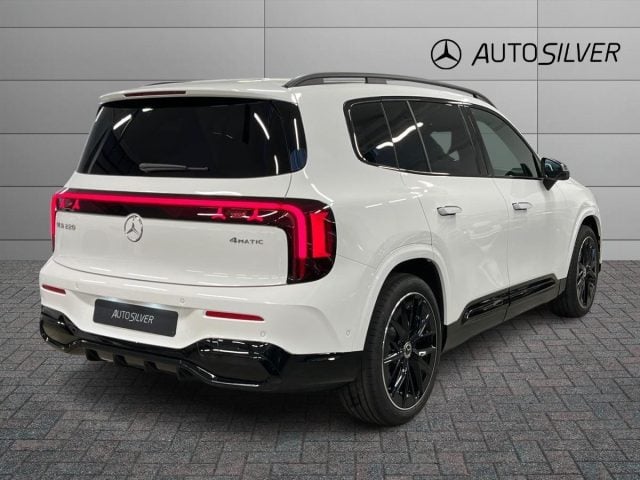 Mercedes-Benz GLB 220 4matic HEV AMG Line Advanced Plus - foto 4 di 4