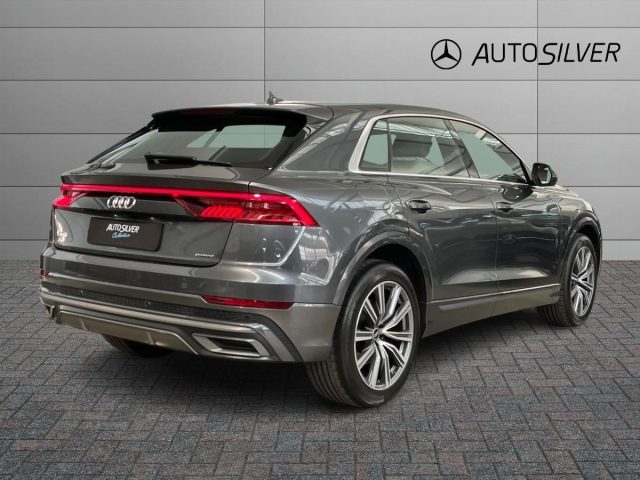 Audi Q8 55 TFSI quattro tiptronic - foto 2 di 4