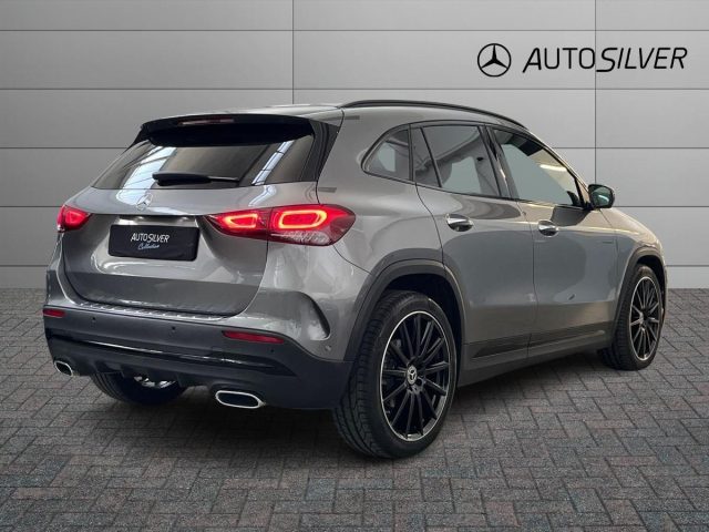 Mercedes-Benz GLA 200 d 4matic Premium - foto 2 di 4