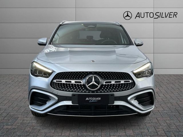 Mercedes-Benz GLA 250 e hybrid EQ AMG Line Premium - foto 3 di 4