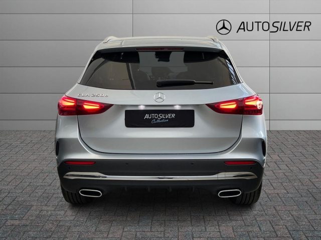 Mercedes-Benz GLA 250 e hybrid EQ AMG Line Premium - foto 4 di 4