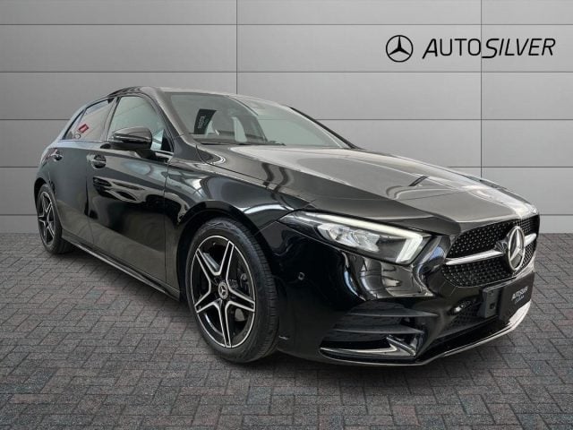 Mercedes-Benz A 200 d Automatic Premium Night Edition, del 2022, 73.327 km, in vendita a Verona (VR)